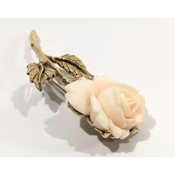 Pale Pink Celluloid Rose on Gold Tone Setting Brooch - Picture 2 of 6